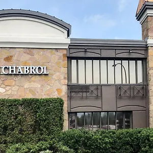 https://le-chabrol-hotel-suites.hotels-in-montreal.org