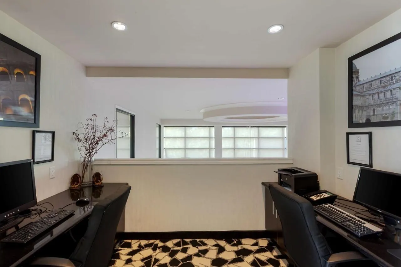C Hotel By Carmen'S, BW Premier Collection Hamilton