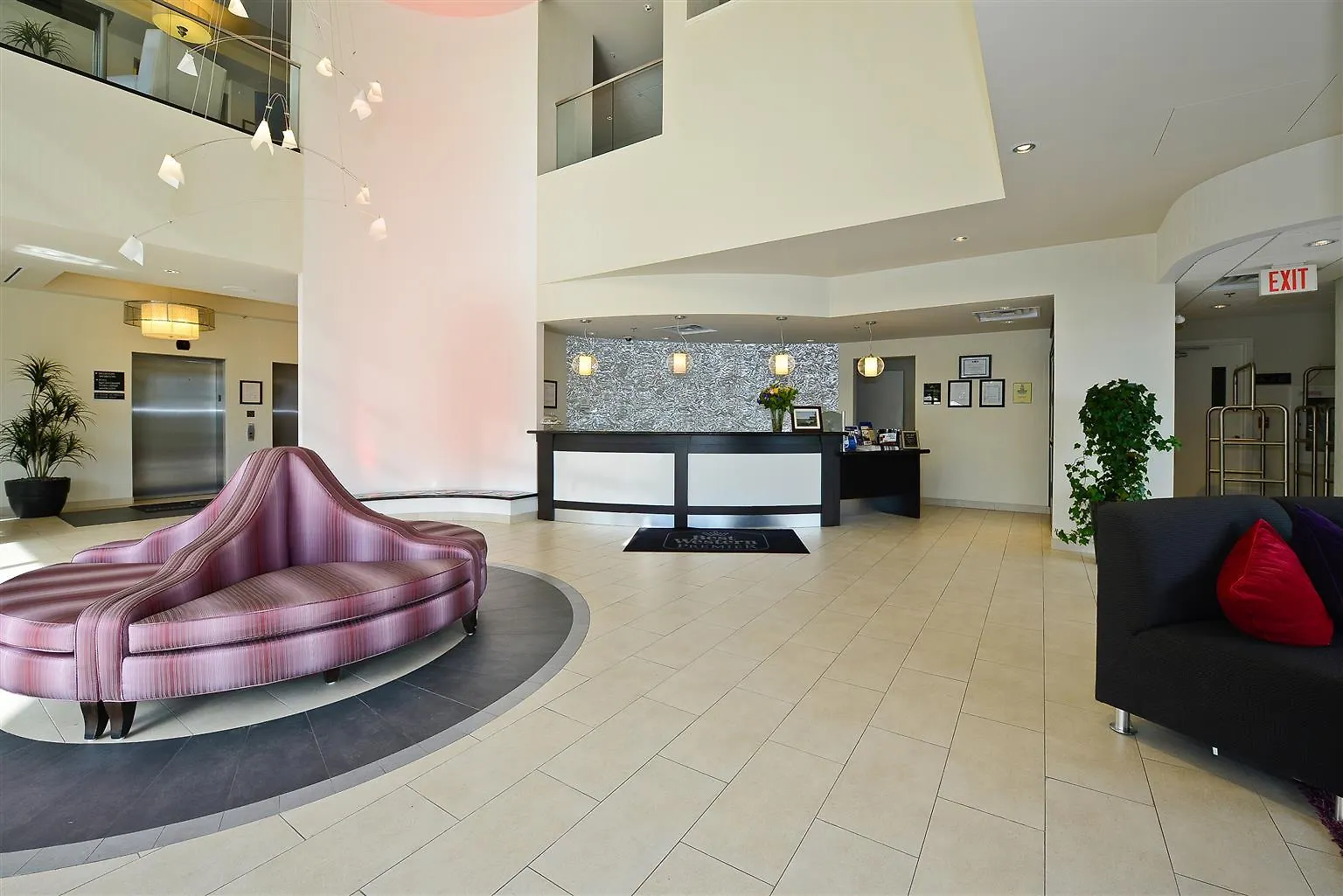 C Hotel By Carmen'S, BW Premier Collection Hamilton